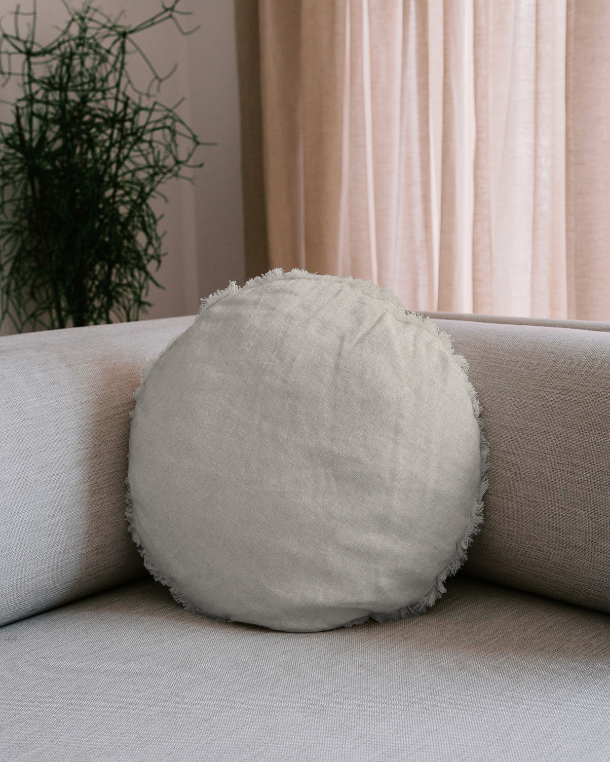 Cushion in LUNA with fringes diameter 50