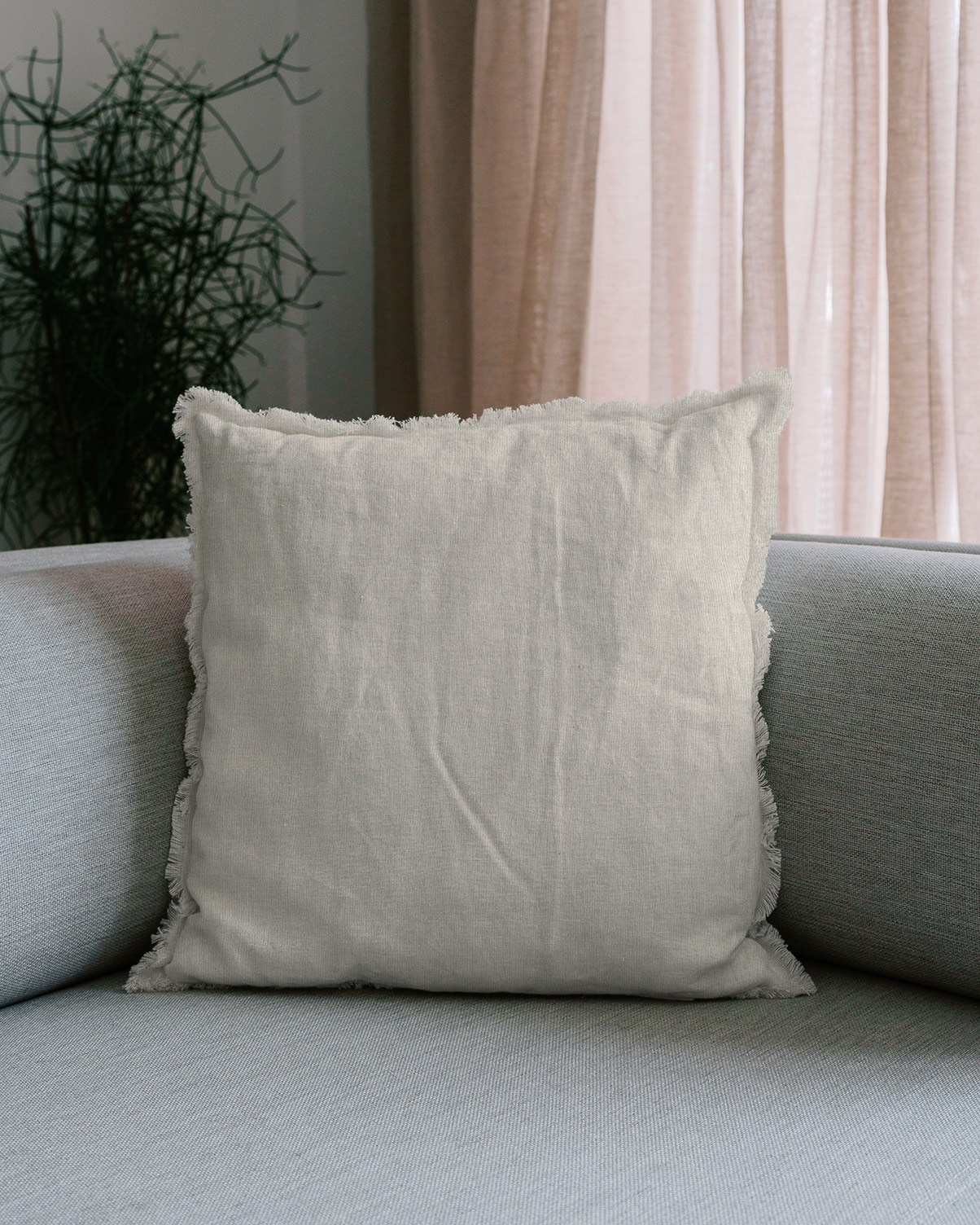 Cushion in CLASSIC with fringes 50x50